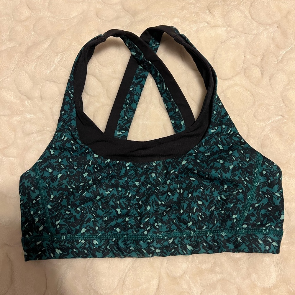 Lululemon sports bra